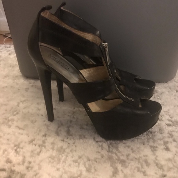 Michael Kors Women Black High Heels, 9.5 - Picture 3 of 4